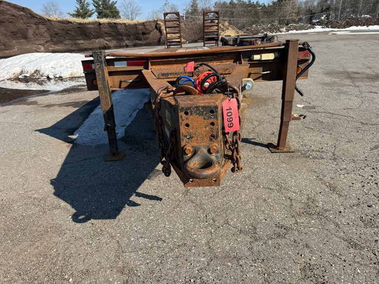 #1099-•-butler-26'-equipment-trailer-image-5