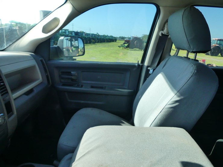 2010-dodge-ram-3500-image-12