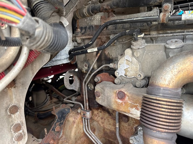 2018-freightliner-122sd-image-30