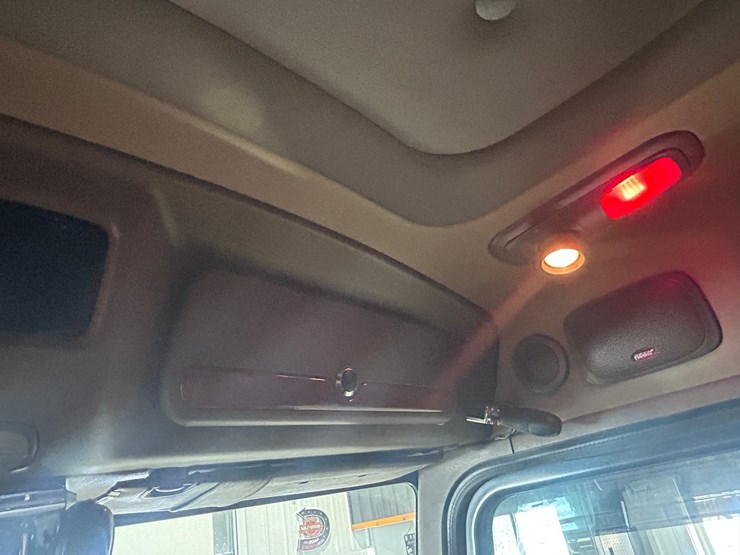 2007-peterbilt-379-image-52