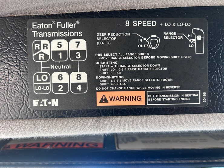 #1680-•-2003-freightliner-day-cab-truck-tractor-image-50