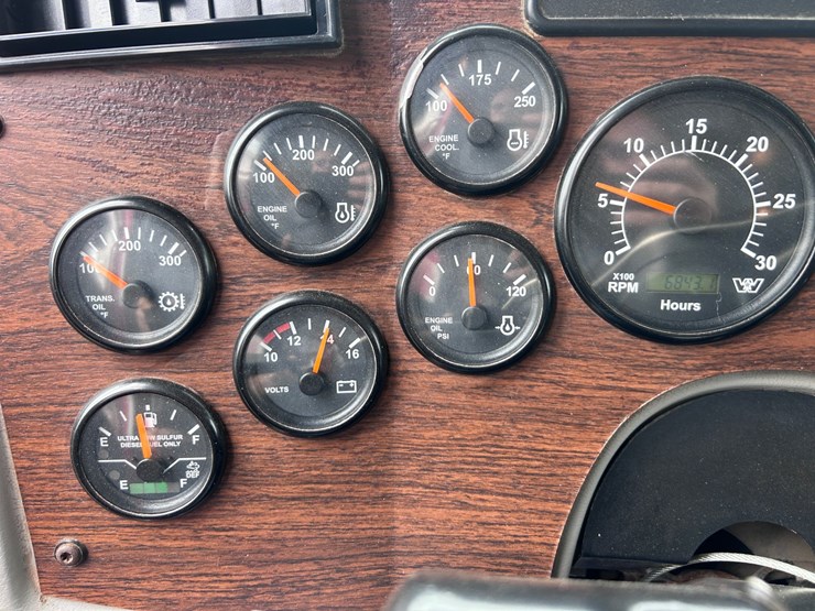 #1009-•-2012-western-star-conventional-4-sleeper-cab-truck-tractor-image-55