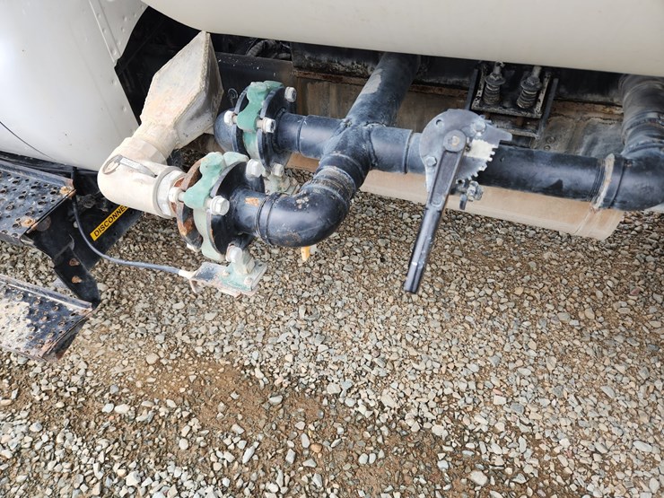 2006-ford-f650-image-34