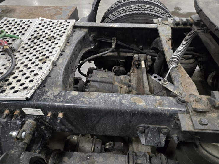 2015-kenworth-t680-image-25