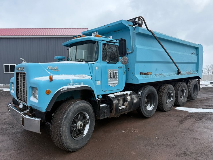 #1056-•-1989-mack-quad-axle-dump-truck-image-1