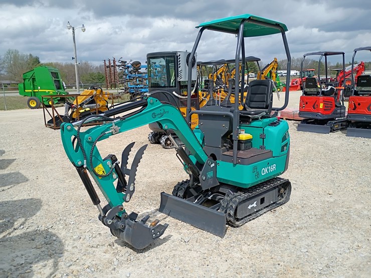 #24173-•-2025-agt-qk16r-mini-excavator-image-8