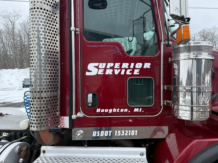 2011-kenworth-t800-image-31