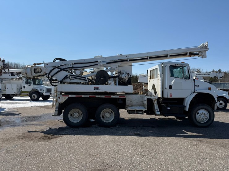 2002-freightliner-fl80-image-6