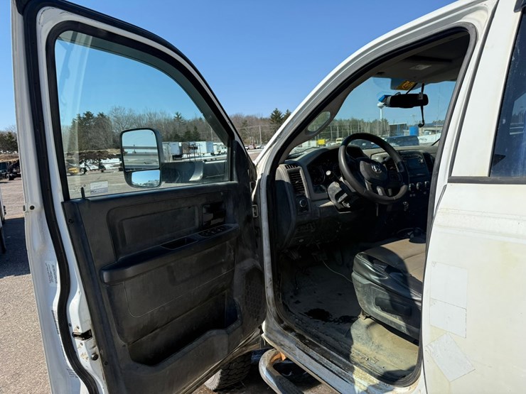 #2047-•-2012-ram-5500-heavy-duty-4x4-service-truck-image-42