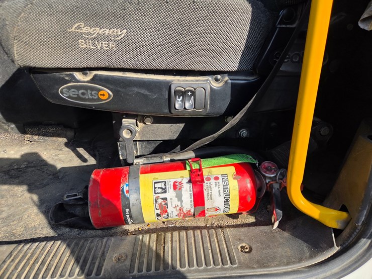 2012-international-7600-image-65