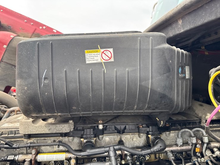 2018-freightliner-122sd-image-18