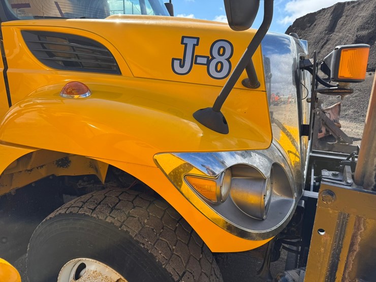 2009-international-workstar-7500-image-14