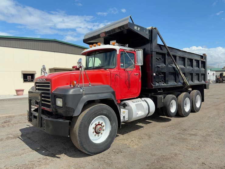 1998-mack-rd690s-image-1