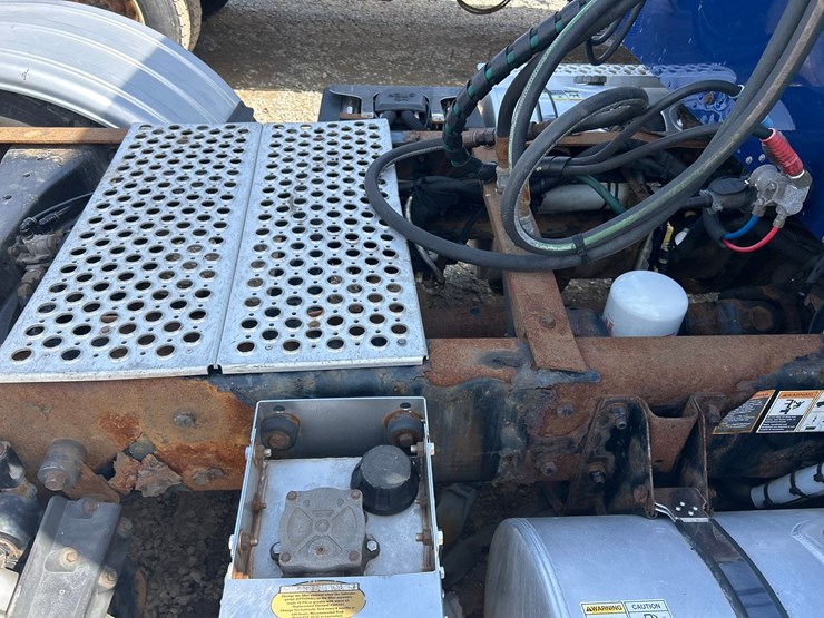 2017-kenworth-t660-image-26