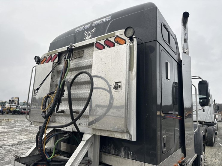 2009-massey-ferguson-8-image-16