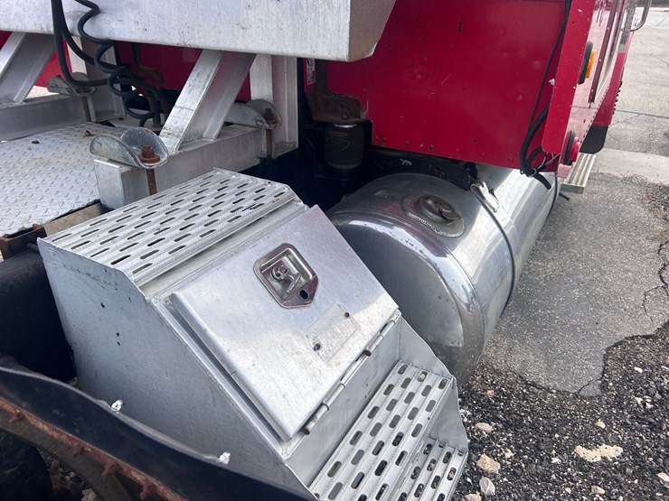 1998-peterbilt-379-image-30