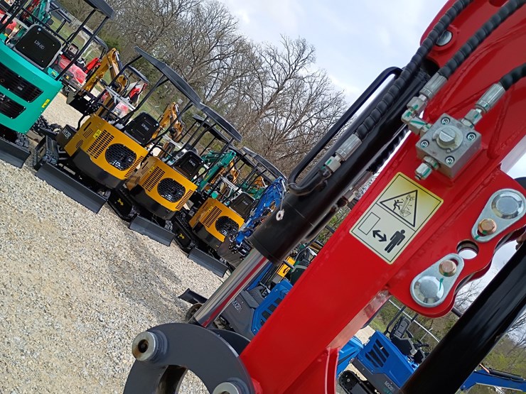 #24175-•-2025-agt-qk20r-mini-excavator-image-26