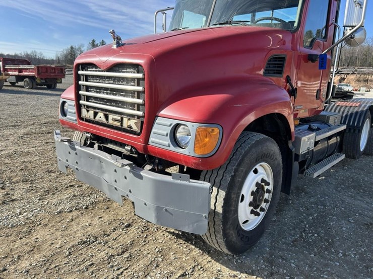 2003-massey-ferguson-8-image-10