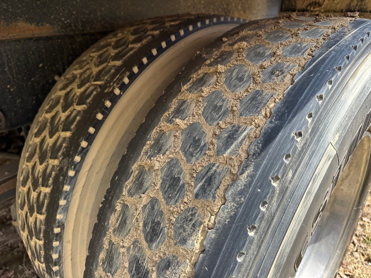 2020-hino-268-image-44