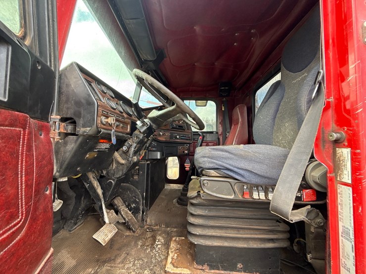 1998-massey-ferguson-8-image-58