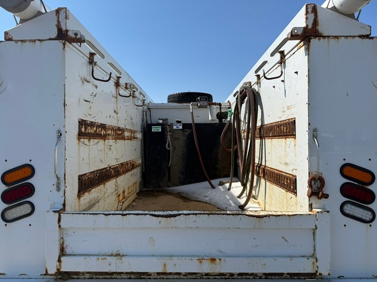 #1060-•-2015-ram-5500-heavy-duty-service-truck-image-17