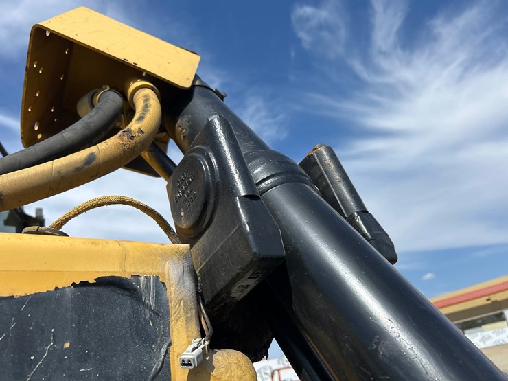 caterpillar-d6r-lgp-image-20