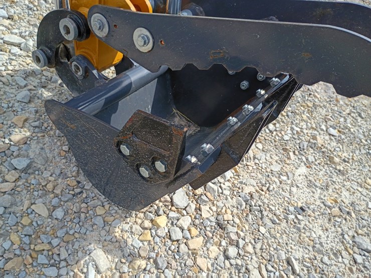 #24172-•-2025-agt-qk18rxs-c-mini-excavator-image-22