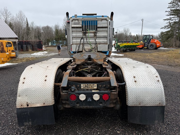 2020-kenworth-t800-image-4