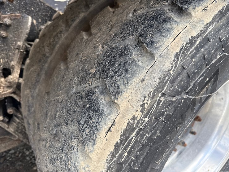 2016-massey-ferguson-8-image-91