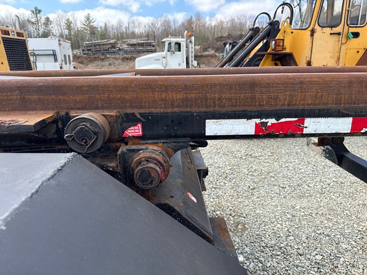 2016-massey-ferguson-8-image-38