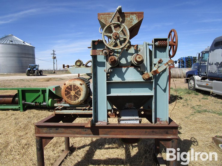 davis-roller-mill-and-motor-on-stand-image-8