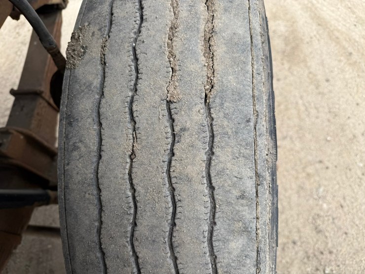 1977-ford-8000-image-46