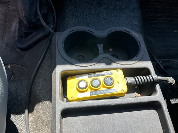 2023-ford-f750-image-50