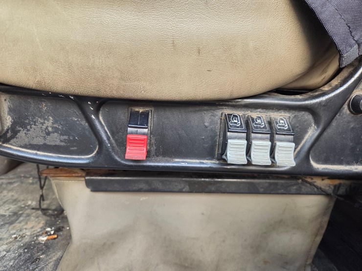 2005-caterpillar-c13-image-73