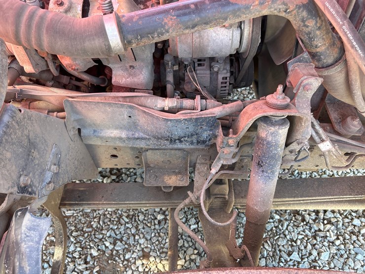 2005-isuzu-nqr-image-40