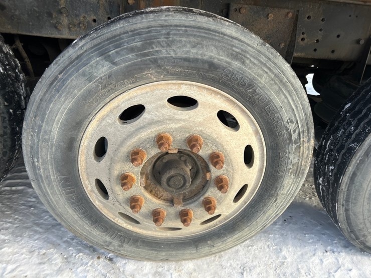 2005-international-7600-image-81