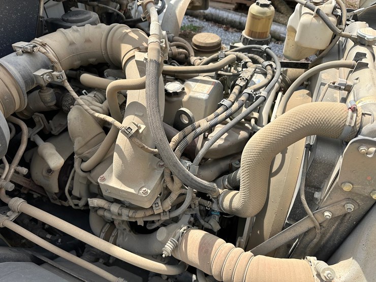 2020-hino-268-image-28