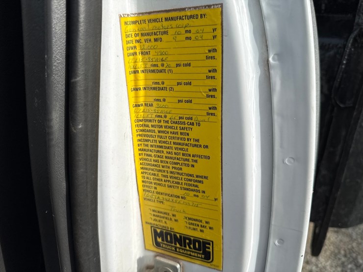 2005-chevrolet-3500-image-47