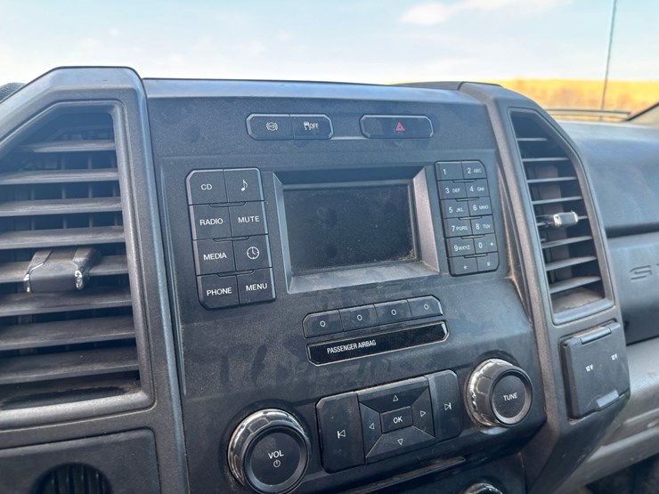 2017-ford-f350-image-37