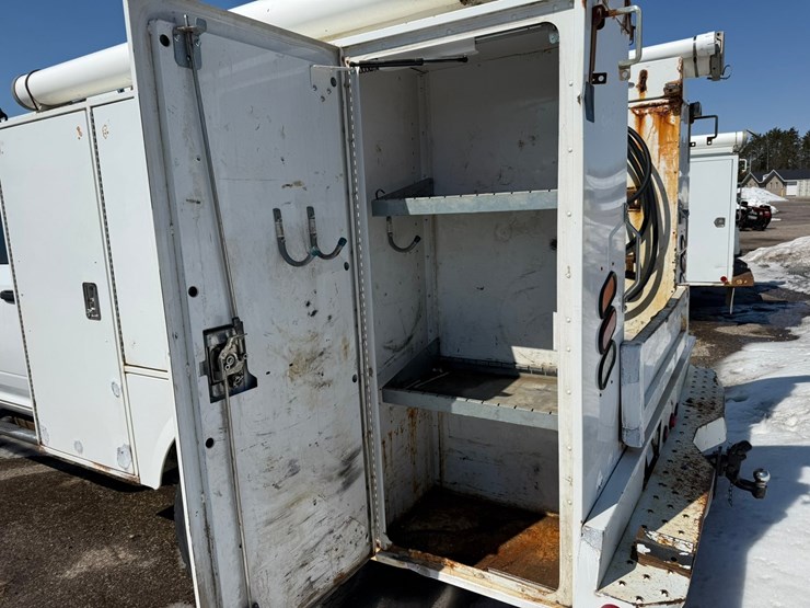 #1061-•-2016-ram-5500-heavy-duty-service-truck-image-10