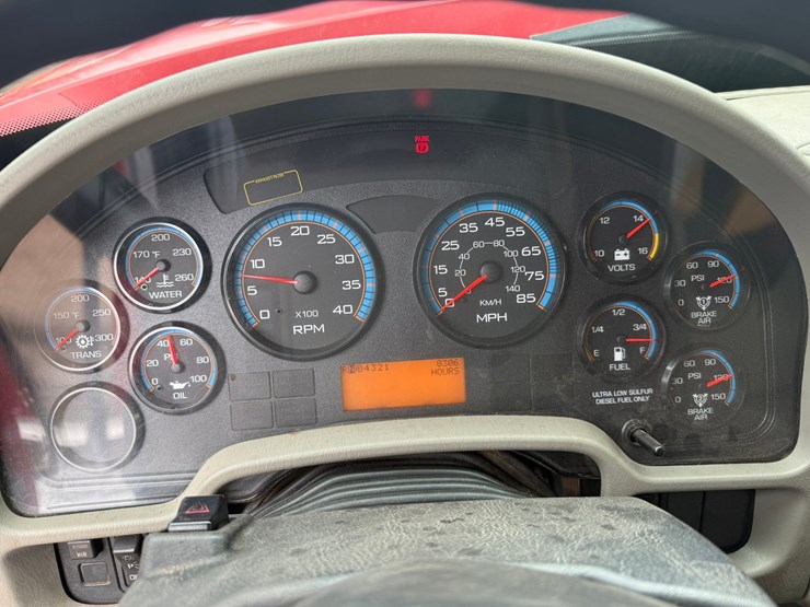 2012-international-7400-image-71