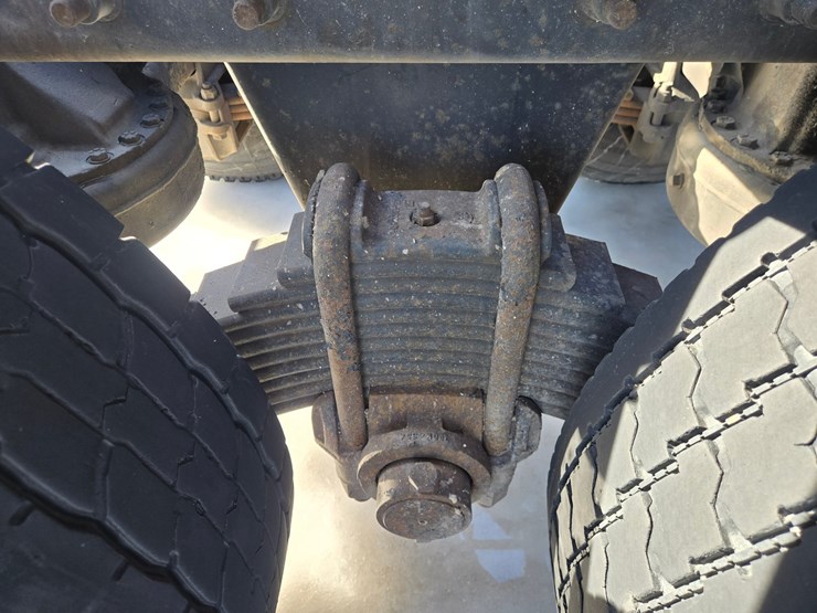 2000-mack-rd688s-image-35