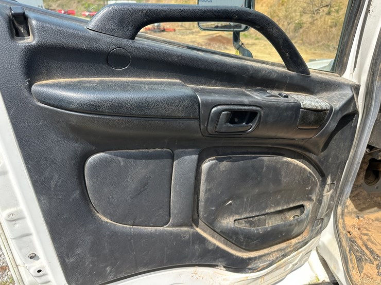 2020-hino-268-image-20