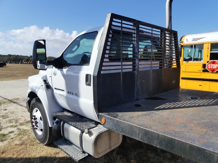 2019-ford-f750-image-8