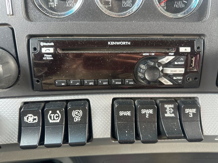 2020-kenworth-t680-image-46