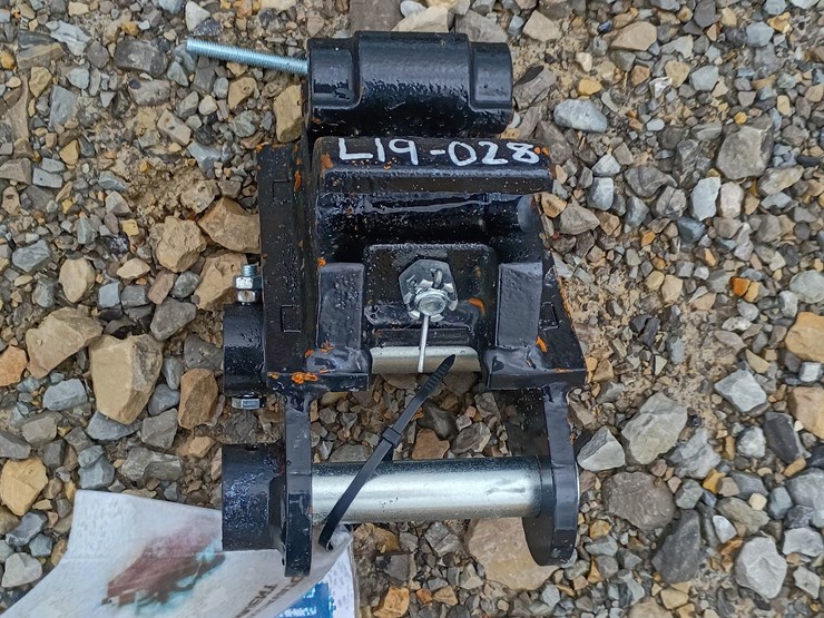 #l19-028-•-tpm-quick-coupler-mini-excavator-attachment-image-1