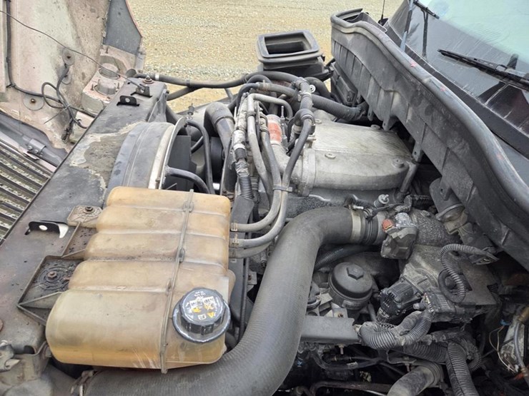 2013-international-durastar-4300-image-66