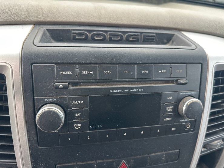 2012-massey-ferguson-8-image-46