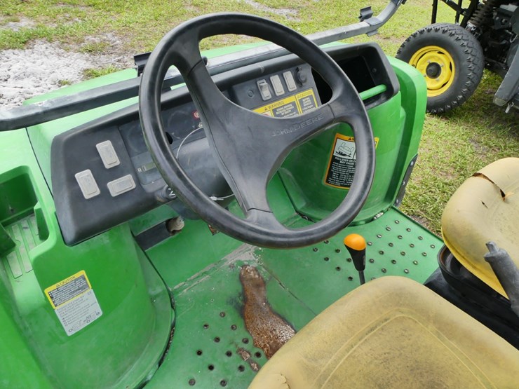 2019-john-deere-tx-4x2-image-9