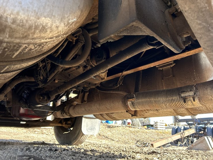 2005-peterbilt-379-image-32